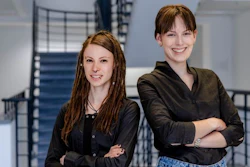 Karola Marky (left) and Rebecca Panskus interviewed people about the electronic patient record.