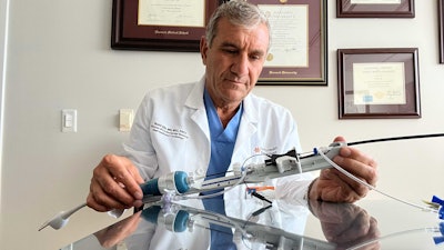 The Dib UltraNav Transseptal Catheter System houses a needle and ultrasound in one system for use in atrial transseptal procedures and delivery of catheters.