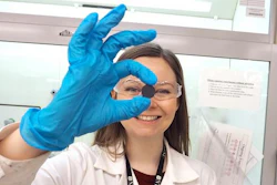 Frida Hemstad Danmo with a material that seems promising for producing oxygen cheaply.