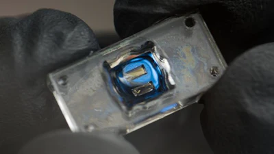 Researchers at the University of Rochester are developing microphysiological systems (MPS)— small chips with ultrathin membranes supporting 3D networks of human cells, also known as “tissue chips”—to understand and treat neurological symptoms such as brain fog associated with respiratory diseases like influenza.