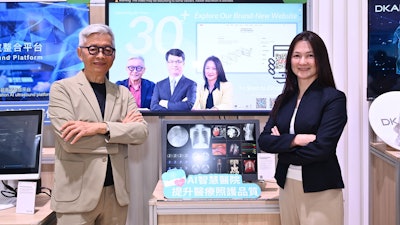 DIVA celebrates its 30th anniversary with the debut of its new corporate website and mass production of industry-first optical bonding displays for surgical use. Pictured: Vice Chairman and CEO Mr. Gene Chen (left) and General Manager Ms. Yvonne Liu (right) at the exhibition booth.