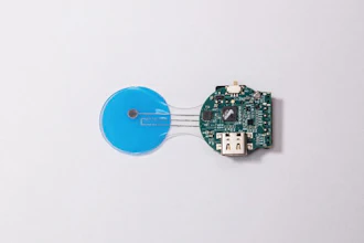The HELP patch integrates porous flexible input/output connectors and a miniature wireless printed circuit board.